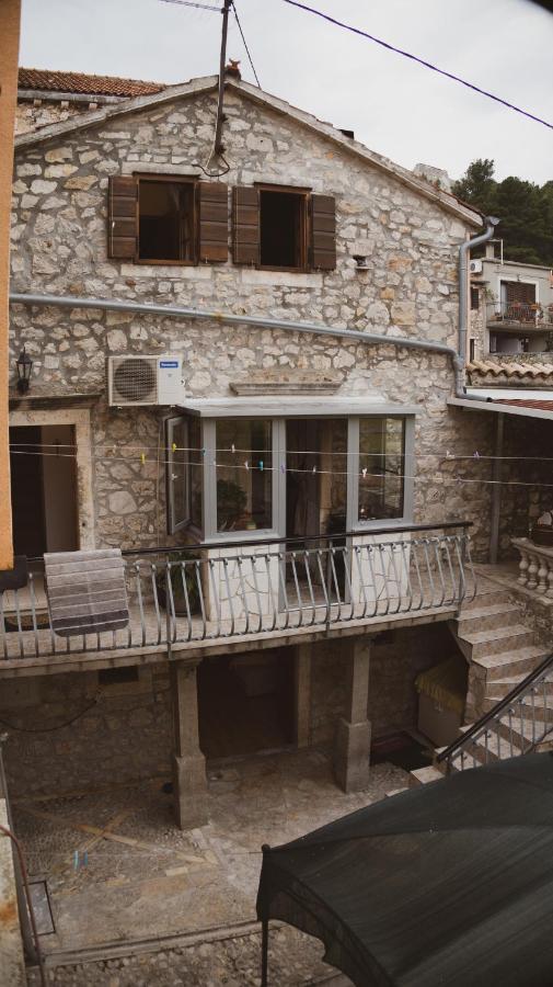 Apartamento Scardona Rustica, Bed & Breakfast With Jacuzzi, Bbq And Free Parking In Skradin, Krka Exterior foto