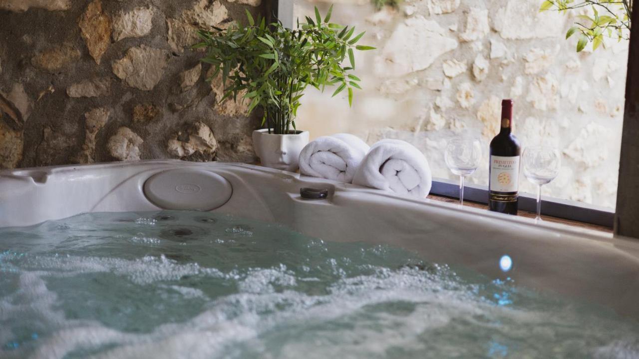 Apartamento Scardona Rustica, Bed & Breakfast With Jacuzzi, Bbq And Free Parking In Skradin, Krka Exterior foto